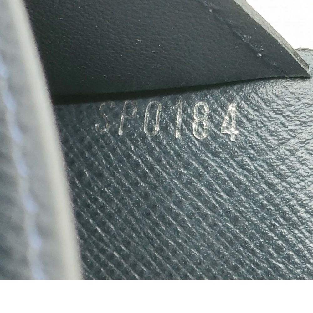 ⭐️SOLD⭐️ EUC Louis Vuitton Brazza Black Taiga - Picture 7 of 15